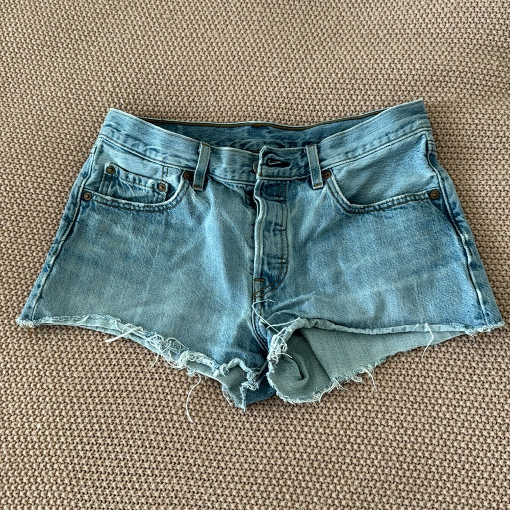 Levi’s 501 high waisted denim shorts